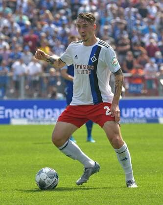 25 08 2019, xblx, Football 2 Bundesliga, Karlsruher SC Hamburger SV emspor, v l Adrian Fein Hamburg, HSV, Hamburger SV , FREISTELLER DFL DFB REGULATIONS PROHIBIT ANY USE OF PHOTOGRAPHS as IMAGE SEQUENCES and or QUASI VIDEO Karlsruhe