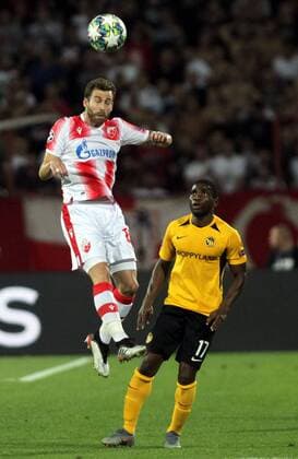 Fußball, CL-Quali, Roter Stern Belgrad - BSC Young Boys Bern 27.08.2019 Belgrade(Serbia) FK Crvena Zvezda(Red Star)-BSC Young Boys Champions League play off men s footbal Jose Canas(L)FK Crvena Zvezda(Red Star), Roger Assale(R)BSC Young Boys : 