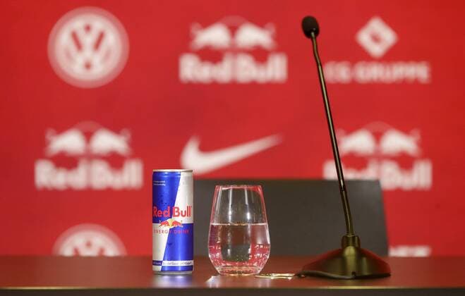 RB Leipzig PK Football Bundesliga Leipzig, 28 08 2019, RBL Academy, Football, 1 Bundesliga , RB Leipzig Press Conference , In the picture Red Bull Energy Drink can, a glass and a micro feature ,
