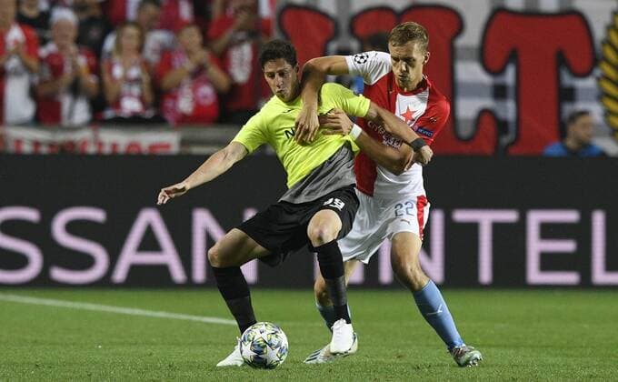 Fußball, CL Quali, Slavia Prag - CFR Cluj From left MARIO RONDON of CFR and TOMAS SOUCEK of Slavia in action during the Football Champions League 4th qualifying round return match: Slavia Prague vs Cluj-Napoca in Sinobo Stadium, Prague, Czech Republic, August 28, 2019. (CTKxPhoto MichalxKamaryt) CTKPhotoP201908280990601  _KMT6544-1