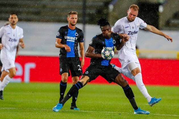 SOCCER - CL play off, Bruegge vs LASK BRUGES,BELGIUM,28.AUG.19 - SOCCER - UEFA Champions League, play off, FC Bruegge vs LASK. Image shows Simon Deli (Bruegge) and Joao Klauss De Mello (LASK). GEPAxpictures xJasminxWalter