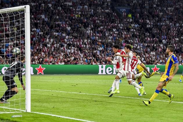 AMSTERDAM , 29-08-2019 , Johan Cruijff ArenA , Champions League playoff, season 2019-2020 , Ajax player Edson Alvarez scores the 1-0 during the match Ajax - APOEL Nicosia Ajax - APOEL Nicosia  x4211945x Copyright: