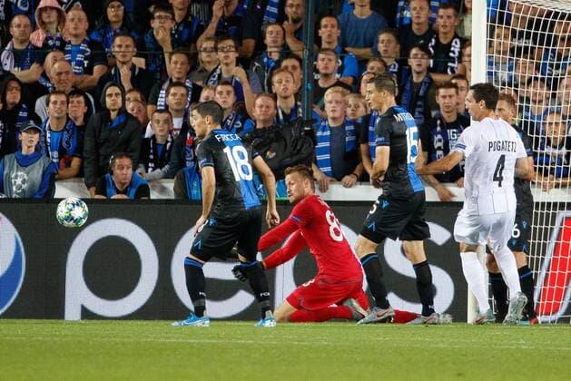 Club s Federico Ricca and Club s goalkeeper Simon Mignolet fight for the ball during a game between Belgian soccer team Club Brugge and Austrian club LASK Linz, Wednesday 28 August 2019 in Brugge, the return match in the play-offs of the UEFA Champions League, after a 0-1 victory of Club in the first leg. KURTxDESPLENTER  x05650854x