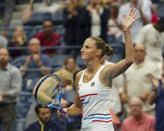 Karolina Pliskova winkt und bedankt sich bei den Zuschauern,Fans nach ihrem Sieg *** Karolina Pliskova waves and thanks to the spectators, fans after her victory Copyright: xJuergenxHasenkopfx