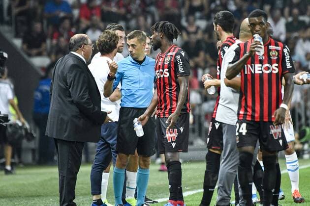 Clement Turpin (arbitre) s entretien avec un delege de la ligue - adret de match FOOTBALL : OGC Nice vs Olympique de Marseille - Ligue 1 Conforama - Nice - 28 08 2019 NorbertScanella PanoramiC 