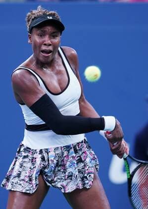 (190829) -- NEW YORK, Aug. 29, 2019 -- Venus Williams of the United States hits a return during the women s singles 2nd round match between Venus Williams of the United States and Elina Svitolina of Ukraine at the 2019 US Open in New York, the United States, Aug. 28, 2019. ) (SP)U.S.-NEW YORK-TENNIS-US OPEN-WOMEN S SINGLES LiuxJie 