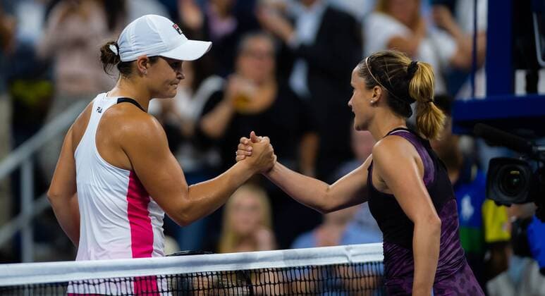 August 28, 2019, New York, NEW YORK, United States: Ashleigh Barty of Australia & Lauren Davis of the United States at the net after their second-round match at the 2019 US Open Grand Slam tennis tournament US Open 2019, Tennis, New York City, United States, Aug 28 - ZUMAa181 20190828_zaa_a181_096 Copyright: xAFP7x