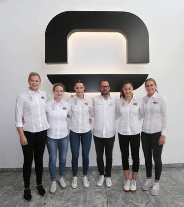 BAU 29 08 2019 Bietigheim Handball SG BBM Bietigheim Press conference, newcomers, v l Maren Nyland Aardahl, Amelie Berger, Leonie Pantorra, Coach Martin Albertsen, Daphne Gautschi, Ann Kynast