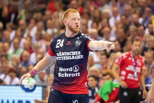 SG Flensburg Handewitt vs. Rhein Neckar Loewen, LIQUI MOLY Handball Bundesliga, Flensburg 29 08 19 Jim Gottfridsson SG Flensburg Handewitt, 24 gesticulated, indicates a play Copyright: xBEAUTIFULxSPORTS MarioxM.xKobergx