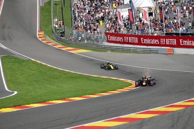 FORMULA 1 2019 JOHNNIE WALKER BELGIAN GRAND PRIX, 29 08 01 09 2019 30 08 2019, Circuit de Spa Francorchamps, Spa Franchorchamps, FORMULA 1 2019 JOHNNIE WALKER BELGIAN GRAND PRIX, 29 08 01 09 2019 , pictured Max Verstappen NEL 33 , Aston Martin Red Bull Racing, Nico Hülkenberg GER 27 , Renault F1 Team nordphotoxBratic nph00250