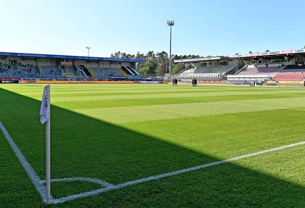 30 08 2019, xfux, Fussball 2 Bundesliga, SV Sandhausen SV Darmstadt 98, emonline, emspor, v l View Overview BWT Stadium at Hardtwald Interior Stadium Field Tribune DFL DFB REGULATIONS PROHIBIT ANY USE OF PHOTOGRAPHS as IMAGE SEQUENCES and or QUASI VIDEO Sandhausen