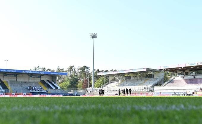 30 08 2019, xfux, Fussball 2 Bundesliga, SV Sandhausen SV Darmstadt 98, emonline, emspor, v l View Overview BWT Stadium at Hardtwald Interior Stadium Field Tribune DFL DFB REGULATIONS PROHIBIT ANY USE OF PHOTOGRAPHS as IMAGE SEQUENCES and or QUASI VIDEO Sandhausen