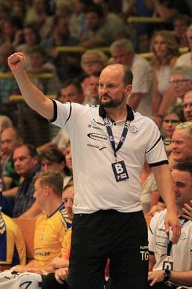 2 Bundesliga Handball VfL Luebeck Schwartau VfL Gummersbach 30 08 2019, Hansehalle Luebeck, GER, VfL Luebeck Schwartau VfL Gummersbach in the picture picture shows coach Torge Greve VfL Gummersbach cheers nordphotox xTauchnitz nph00059