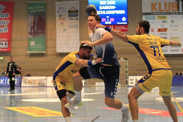 2 Bundesliga Handball VfL Luebeck Schwartau VfL Gummersbach 30 08 2019, Hansehalle Luebeck, GER, VfL Luebeck Schwartau Schwartau VfL Gummersbach in photo picture shows Mex Raguse VfL Luebeck Schwartau wins against Tin Kontrec VfL Gummersbach and Janko Bozovic VfL Gummersbach nordphotox xTauchnitz nph00059