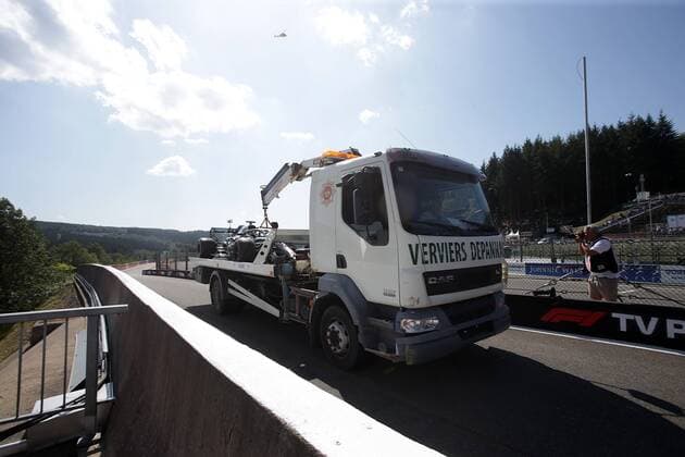 FORMULA 1 2019 JOHNNIE WALKER BELGIAN GRAND PRIX, 29 08 01 09 2019 31 08 2019, Circuit de Spa Francorchamps, Spa Franchorchamps, FORMULA 1 2019 JOHNNIE WALKER BELGIAN GRAND PRIX, 29 08 01 09 2019 , pictured The damaged car of Lewis Hamilton GB 44 , Mercedes AMG Petronas Motorsport is brought back to the paddock nordphotoxBratic nph00250