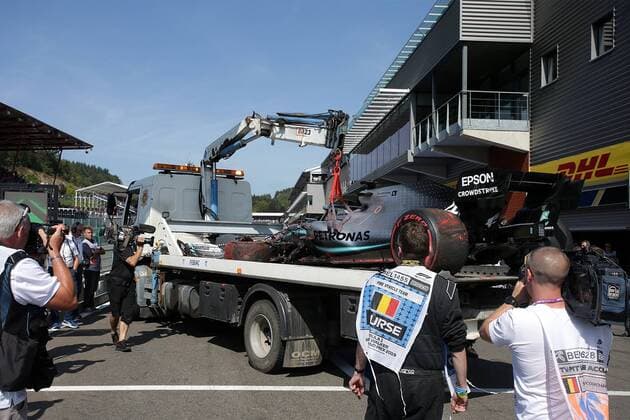 FORMULA 1 2019 JOHNNIE WALKER BELGIAN GRAND PRIX, 29 08 01 09 2019 31 08 2019, Circuit de Spa Francorchamps, Spa Franchorchamps, FORMULA 1 2019 JOHNNIE WALKER BELGIAN GRAND PRIX, 29 08 01 09 2019 , pictured The damaged car of Lewis Hamilton GB 44 , Mercedes AMG Petronas Motorsport is brought back to the paddock nordphotoxBratic nph00250