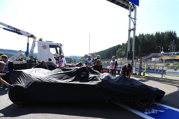 31st August 2019; Spa-Francorchamps racing circuit , Stavelot, Belgium; Formula 1 Grand Prix of Belgium, qualifying sessions; The damaged Mercedes AMG Petronas Motorsport of Lewis Hamilton gets returned to the pit lane - Editorial Use Only.  ActionPlus12164158 Octane