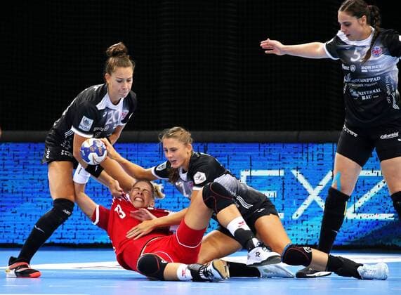 18 05 2019, Germany, Ludwigsburg, Handball 1 Bundesliga Women, Season 2019 2020 HBF Supercup 2019, SG BBM Bietigheim vs Thüringer HC v l Emily Bölk THC , Luisa Schulze BBM , Alicia Stolle THC , Josefine Huber THC