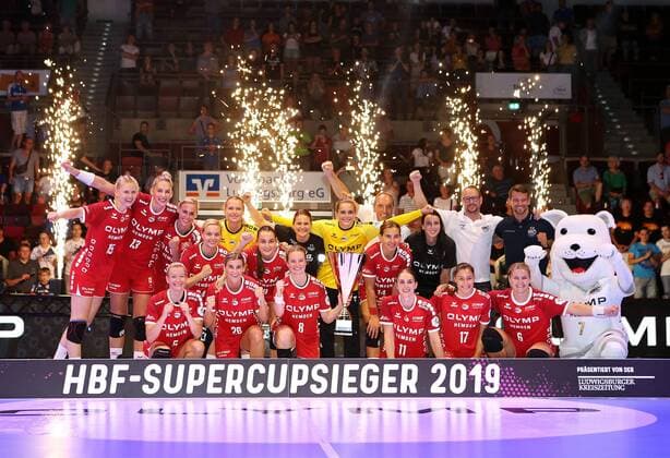 18 05 2019, Germany, Ludwigsburg, Handball 1 Bundesliga Women, Season 2019 2020 HBF Supercup 2019, SG BBM Bietigheim vs. Thuringia HC Team Photo, Jubel, SG BBM is Supercup Winner 2019