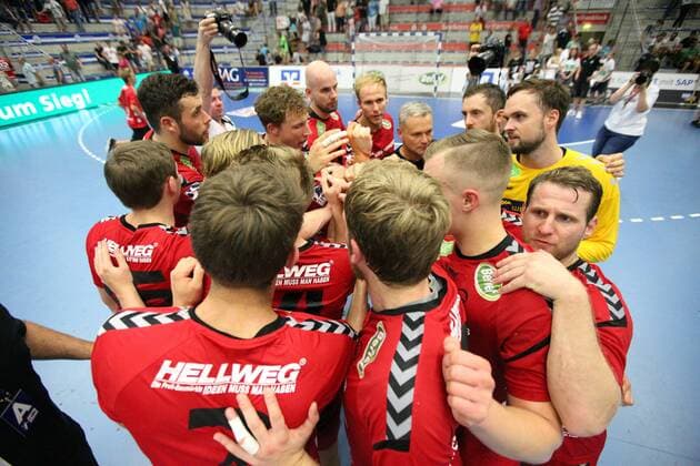 Victory celebration at ASV Hamm Westfalen GER, Handball, 2 Bundesliga, ASV Hamm Westfalen vs. HC Elbflorenz Dresden, 31 08 2019 Hamm Copyright: xEIBNER JanxStrohdiekx EP_JSK