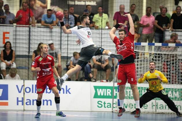 Sebastian Gress HC Elbflorenz Dresden 25 against Jan Brosch ASV Hamm Westfalen 5 right GER, Handball, 2 Bundesliga, ASV Hamm Westfalen against HC Elbflorenz Dresden, 31 08 2019 Hamm Copyright: xEIBNER JanxStrohdiekx EP_JSK