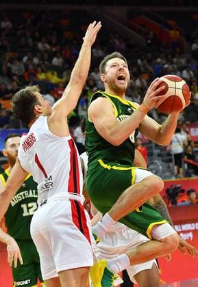 (190901) -- DONGGUAN, Sept. 1, 2019 -- Matthew Dellavedova (R) of Australia competes during the group H match between Canada and Australia at the 2019 FIBA World Cup in Dongguan, south China s Guangdong province, on Sep.1, 2019. ) (SP)CHINA-DONGGUAN-BASKETBALL WM FIBA WORLD CUP-GROUP H-AUSTRALIA VS CANADA (CN) ZhuxZheng 