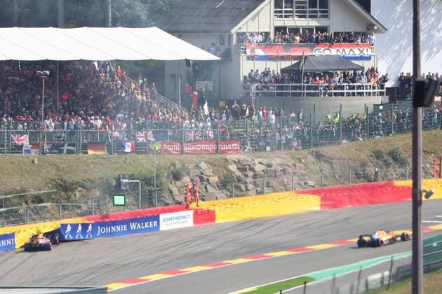 Red Bull s Dutch driver Max Verstappen (L) pictured after a crash during the Spa-Francorchamps Formula One Grand Prix of Belgium race, in Spa-Francorchamps, Sunday 01 September 2019. BENOITxDOPPAGNE  x05653500x