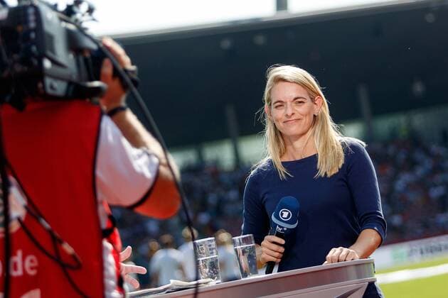 31 08 2019, xchx, Football European Championship Qualification Women, Germany Montenegro emspor, v l Nia Künzer ARD Sportschau DFL DFB REGULATIONS PROHIBIT ANY USE OF PHOTOGRAPHS as IMAGE SEQUENCES and or QUASI VIDEO Kassel