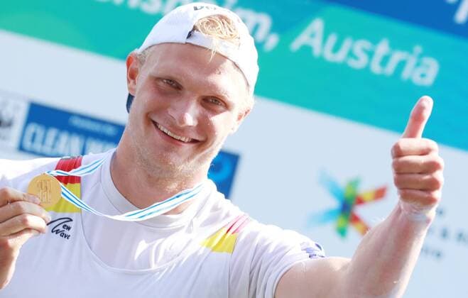 Bilder des Jahres 2019, Sport 09 September Sport Bilder des Tages ROWING - FISA WC 2019 LINZ,AUSTRIA,01.SEP.19 - ROWING - FISA World Championships 2019. Image shows Oliver Zeidler (GER). Keywords: medal. GEPAxpictures xAndreasxPranter