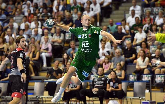 Paul Drux Füchse beim Wurf Füchse Berlin HC Erlangen 1 Bundesliga, DKB Handballbundesliga, 2019 2020 Men, Men, Men, Handball, Germany, Germany, Max Schmeling Halle Berlin, 1 9 2019