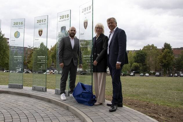 Inauguration of the 10 Stele at the Ball of Fame Handball Final 4 Lanxess Arena Cologne Germany Date 03 09 2019 Left Sergej Samsonenko HC Vardar Skopje Middle Elfi Scho Antwerpes Right Michael Wiederer EHF