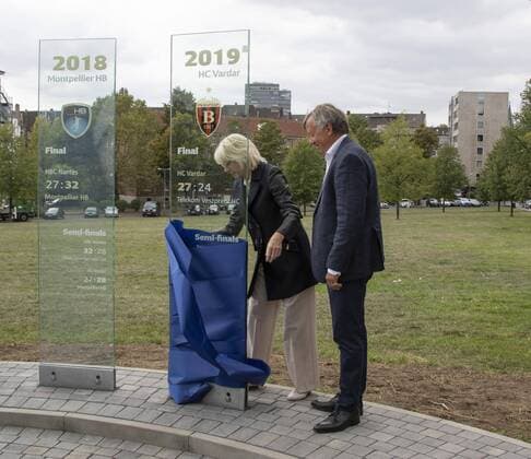 Inauguration of the 10 Stele at the Ball of Fame Handball Final 4 Lanxess Arena Cologne Germany Date 03 09 2019 Left Elfi Scho Antwerpes Right Michael Wiederer EHF