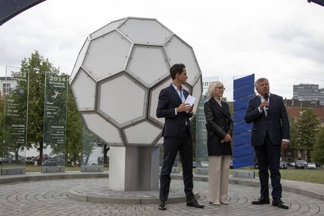 Inauguration of the 10 Stele at the Ball of Fame Handball Final 4 Lanxess Arena Cologne Germany Date 03 09 2019 Left Thomas Schöneich Middle Elfi Scho Antwerpes Right Michael Wiederer EHF