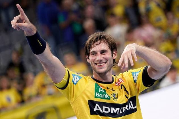 Uwe Gensheimer RNL, 3 , cheers after the final whistle, victory, winner, winner, cheers, cheers, joy, optimistic, highlight, single picture, action, action, 03 09 2019, Mannheim Germany , handball, Bundesliga, Rhein Neckar Löwen Bergischer HC xozx