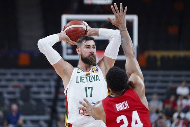 DONGGUAN, CHINA - SEPTEMBER 03: Jonas Valanciunas 17 of Lithuania handles the ball during FIBA WM World Cup 2019 Group H match between Lithuania and Canada at Dongguan Basketball Centre on September 3, 2019 in Dongguan, Guangdong Province of China.  Copyright: xVCGx CFP111244091828 