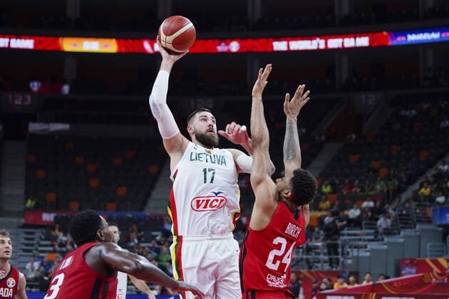 DONGGUAN, CHINA - SEPTEMBER 03: Jonas Valanciunas 17 of Lithuania goes to the basket against Khem Birch 24 of Canada during FIBA WM World Cup 2019 Group H match between Lithuania and Canada at Dongguan Basketball Centre on September 3, 2019 in Dongguan, Guangdong Province of China.  Copyright: xVCGx CFP111244091842 