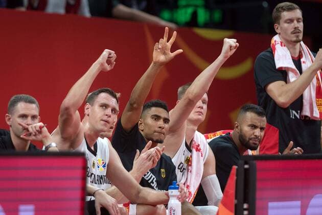 Basketball Shenzhen 05.09.2019 FIBA Basketball Weltmeisterschaften World Cup WM Weltmeisterschaft Deutschland (GER) - Jordanien (JOR) Jubel GER Johannes Voigtmann (Deutschland, No.07) Maodo Lo (Deutschland, No.04) Robin Benzing (Deutschland, No.12) *** Basketball Shenzhen 05 09 2019 FIBA Basketball World Championships World Cup World Championship Germany GER Jordan JOR Jubel GER Johannes Voigtmann Germany, No 07 Maodo Lo Germany, No 04 Robin Benzing Germany, No 12