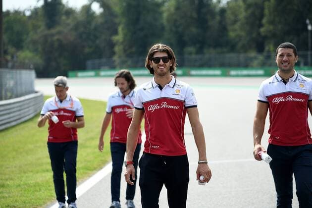 FORMULA 1 GRAN PREMIO HEINEKEN D ITALIA 2019 05 09 2019, Autodromo Nazionale di Monza, Monza, FORMULA 1 GRAN PREMIO HEINEKEN D ITALIA 2019, in the picture Antonio Giovinazzi ITA 99 , Alfa Romeo Racing goes with his engineers across the track nordphotoxBratic nph00250
