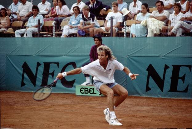 April 8, 1988, Lima, LIMA, PERU: LIMA, 8 DE ABRIL DE 1988..PARTIDO DE TENIS POR LA COPA DAVIS ENTRE EL ESTADOUNIDENSE ANDRE AGASSI (EN LA IMAGEN) Y EL PERUANO JAIME YZAGA...FOTO: EL COMERCIO Latino News - April 8, 1988 *** April 8, 1988, Lima, LIMA, PERU LIMA, 8 APRIL 1988 PARTIDO DE TENIS POR LA COPA DAVIS ENTRE EL ESTADOUNIDENSE ANDRE AGASSI EN LA IMAGEN Y EL PERUANO JAIME YZAGA FOTO EL COMERCIO Latino News April 8, 1988  - ZUMAp94_ 19880408_zaf_p94_001 Copyright: xElxComerciox