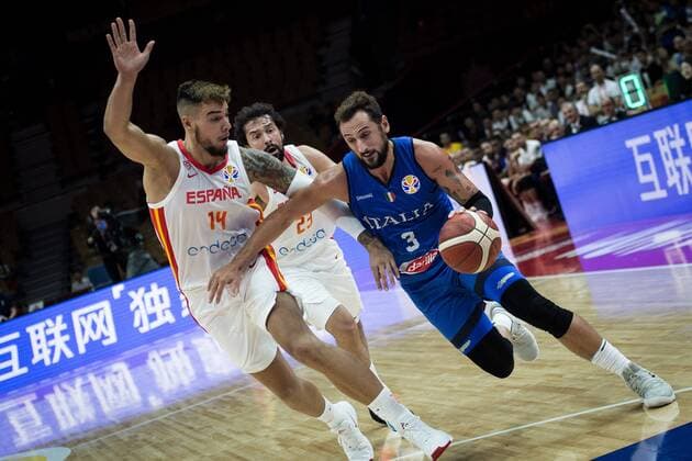 Italian professional basketball player for the San Antonio Spurs of the National Basketball Association NBA, Basketball Herren, USA Marco Belinelli, right, keeps the ball at the first round of Group J Spain vs Italy 2019 FIBA Basketball World Cup in Wuhan city, central China s Hubei province, 6 September 2019. Spain defeated Italy at the first round of Group J 2019 FIBA Basketball World Cup 67-60. Spain competes against Italy at the first round of Group J 2019 FIBA Basketball World Cup  749280439573151748