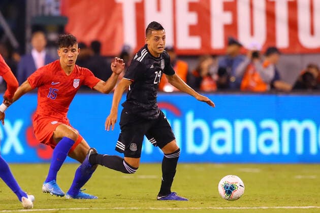 EAST RUTHERFORD, NJ - SEPTEMBER 06: Mexico midfielder Roberto Alvarado (24) during the first half of the International Friendly, Länderspiel, Nationalmannschaft soccer game between the the United States and Mexico on September 6, 2019 at LetLife Stadium in East Rutherford, NJ. (Photo by Rich Graessle Icon Sportswire) SOCCER: SEP 06 USA v Mexico Icon1909062406
