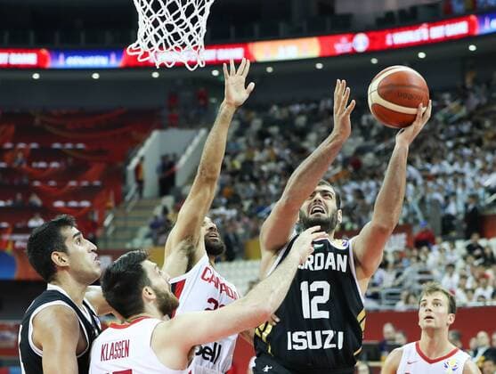 (190907) -- SHANGHAI, Sept. 7, 2019 -- Yousef Abuwazaneh (2nd R) goes to the basket during the group P match between Canada and Jordan at the 2019 FIBA World Cup in Shanghai, east China, on Sept. 7, 2019. ) (SP)CHINA-SHANGHAI -BASKETBALL-FIBA WORLD CUP-GROUP P-CANADA VS JORDAN(CN) DingxTing 