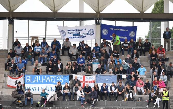 Football, Men, Season 2019 2020, Berliner AOK Landespokal 2 Round, SP VG Blau Weiß 90 Berliner AK, Fans of Blau Weiß on the Tribune, 07 09 2019, Copyright: xMatthiasxKochx