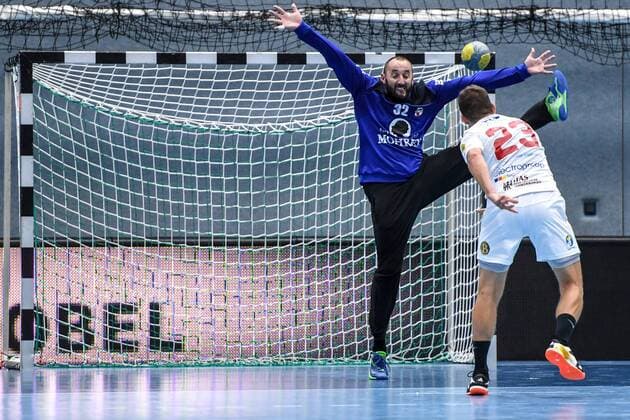 HANDBALL - EHF Cup, Hard vs Bozen HARD,AUSTRIA,07.SEP.19 - HANDBALL - EHF Cup, qualification, HC Hard vs SSV Bozen. Image shows Golub Doknic (Hard) and Dean Turkovic (Bozen). GEPAxpictures xOliverxLerch