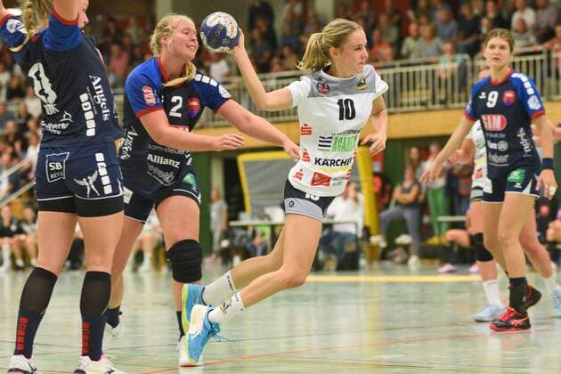 Sinah Hagen Waiblingen Tigers 10 vs Stefanie Schoeneberg SG H2Ku Herrenberg Kuties 2 SG H2Ku Herrenberg, Handball, League game, 07 09 2019, Photo TBaur Eibner SG H2Ku Herrenberg Kuties vs Waiblingen Tigers Herrenberg Copyright: xEIBNER TobiasxBaurx EP_TBR