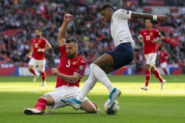 (190908) -- LONDON, Sept. 8, 2019 -- England s Marcus Rashford (R) vies with Bulgaria s Nikolay Bodurov during the UEFA EURO, EM, Europameisterschaft,Fussball 2020 Qualifying Round Group A match between England and Bulgaria in London, Britain on Sept. 7, 2019. ) (SP)BRITAIN-LONDON-FOOTBALL-UEFA EURO 2020 QUALIFYING-GROUP A-ENGLAND VS BULGARIA HanxYan 