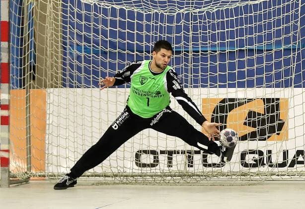 TuS Ferndorf EHV Aue, 07 09 2019 Goalkeeper Marin Durica TuS Ferndorf could distinguish himself several times with parades, Kreuztal Stählerwiese Germany