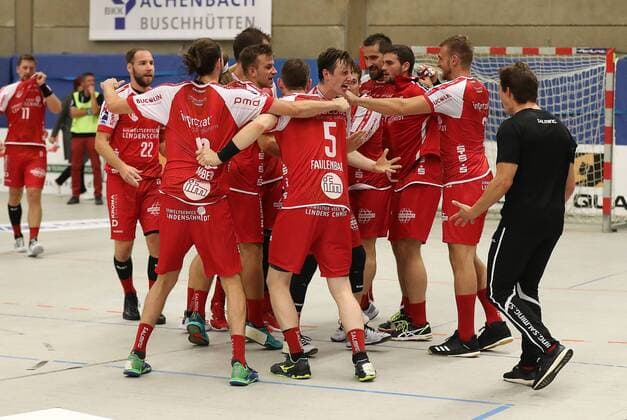 TuS Ferndorf EHV Aue, 07 09 2019 Julian Schneider TuS Ferndorf screams his relief after 26 22 victory over EHV Aue, Kreuztal Stählerwiese Germany