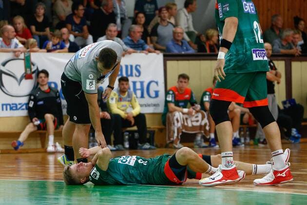 08 09 2019, xtgx, Handball 3 League, SC Magdeburg II TUS VinnhorstI emspor, v l Luka Baumgart Magdeburg injured Magdeburg