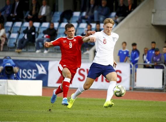 09 09 2019 Basel Football Men Season 2019 2020 International match U 20 Switzerland England Im Bild 9 Asllani Mersim SUI 6 Gibson Lewis GBR Action single picture